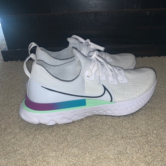 Nike Infinity Run - Picture 2 of 4